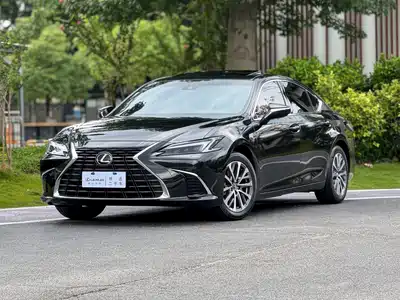 Lexus ES 2024