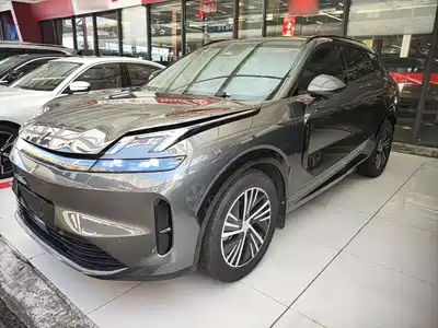 Lynk & Co 08 EM-P 2024