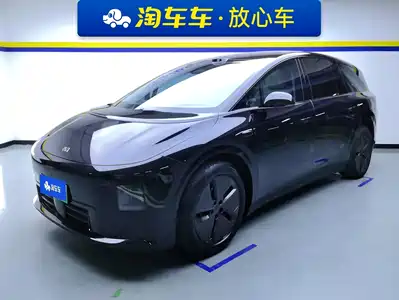 Li Auto i8 2025