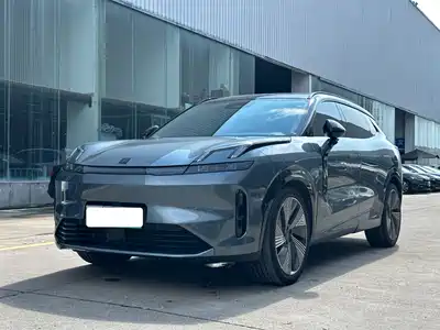 Lynk & Co 08 EM-P 2024