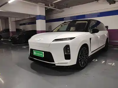 NIO ES8 2025