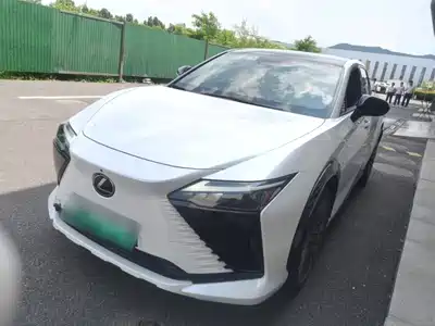 Lexus RZ 2023