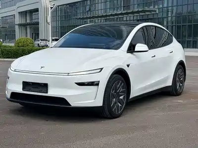 Tesla Model Y L 2025