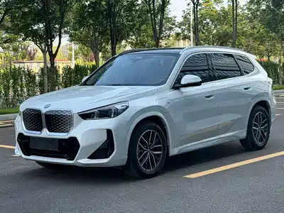 BMW iX1 2025
