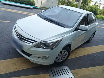 Hyundai Verna 2015