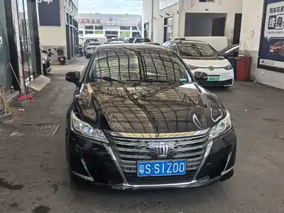 Toyota Crown 2016