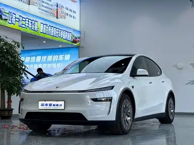 Tesla Model Y L 2026