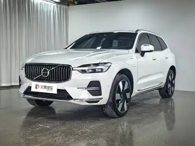 Volvo XC60 Plug-in Hybrid 2025