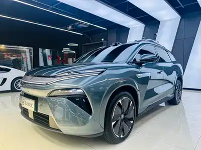 BYD Tang L 2025
