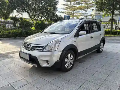 Nissan Livina 2010