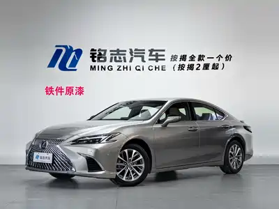 Lexus ES 2025