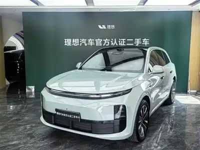 Li Auto L6 2025