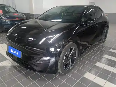 Lynk & Co Z20 2025