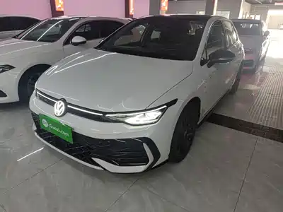 Volkswagen Golf 2025