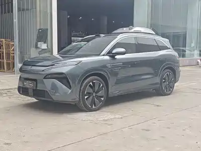 BYD Tang L 2025
