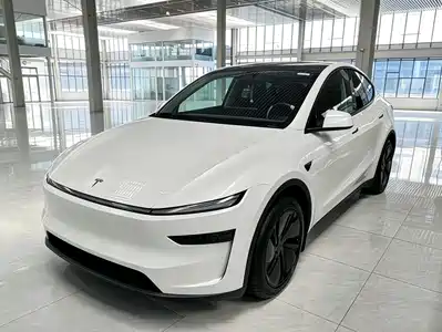 Tesla Model Y 2025