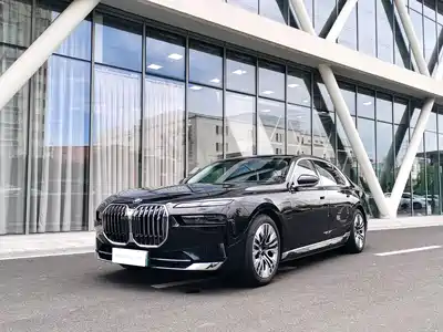 BMW i7 2025