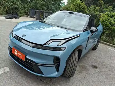 Lynk & Co 08 EM-P 2025