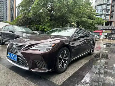 Lexus LS 2021