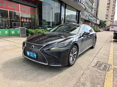 Lexus LS 2019