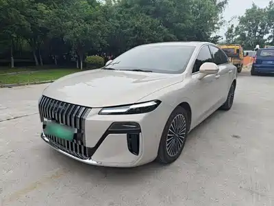 Roewe M7 DMH 2025