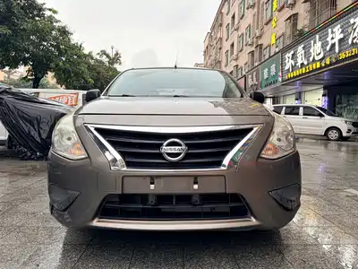 Nissan Sunny 2015