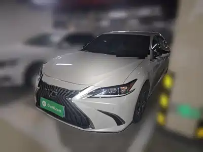 Lexus ES 2024