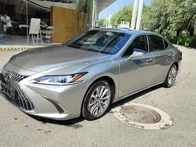 Lexus ES 2024