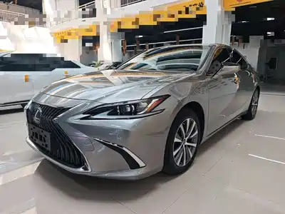 Lexus ES 2020