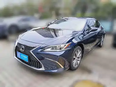 Lexus ES 2020