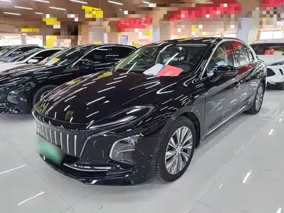 Hongqi E-QM5 2023