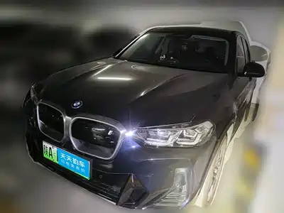 BMW iX3 2025