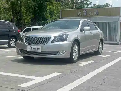 Toyota Crown 2012