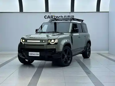 Land Rover Defender 2025