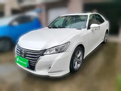Toyota Crown 2015