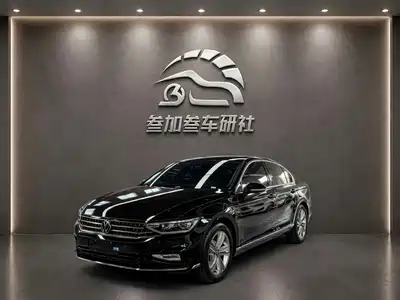 Volkswagen Magotan 2025