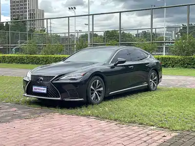 Lexus LS 2022