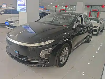 Hongqi E-QM5 2026