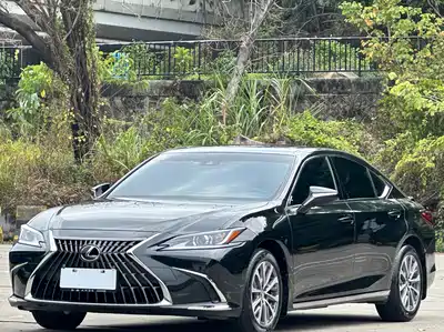 Lexus ES 2024