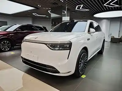 AITO Wenjie M8 2025