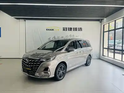 Roewe iMAX8 2025