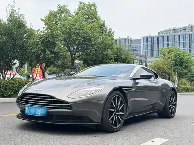 Aston Martin DB11 2017