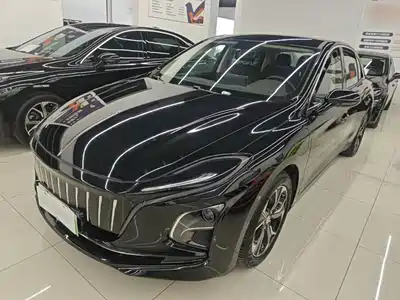 Hongqi E-QM5 2024