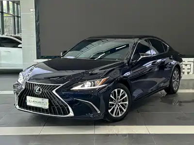 Lexus ES 2024