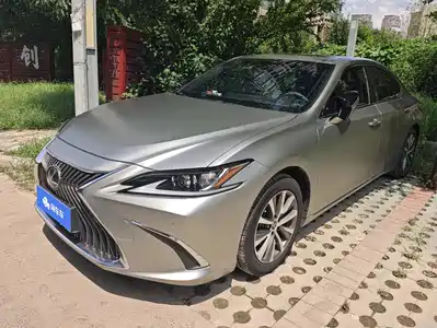 Lexus ES 2021