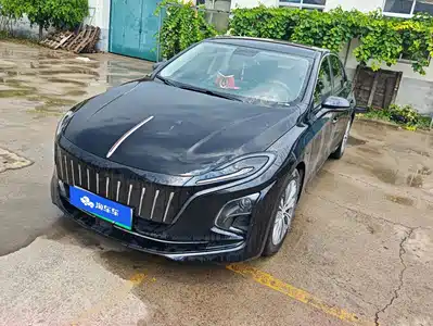 Hongqi E-QM5 2024