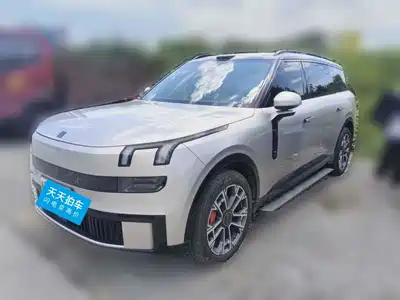 Lynk & Co 900 2025