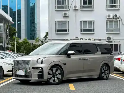 ZEEKR 009 2023