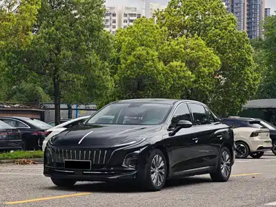 Hongqi E-QM5 2022