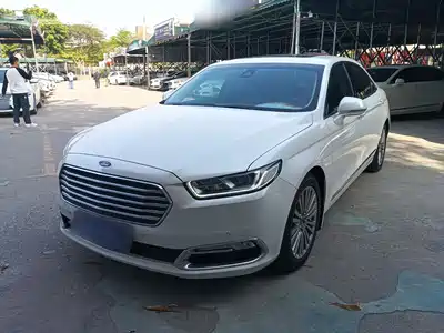 Ford Taurus 2016